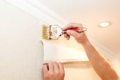 Pose de papier peint au Gué-d'Alleré — revêtements muraux et toiles de verre